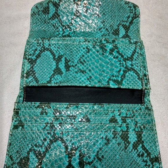 Guess Wallet/Clutch Teal Alligator Skin Silver Buc - Picture 4 of 5